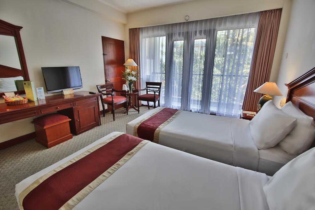 The Jayakarta Suites Bandung Szoba fotó